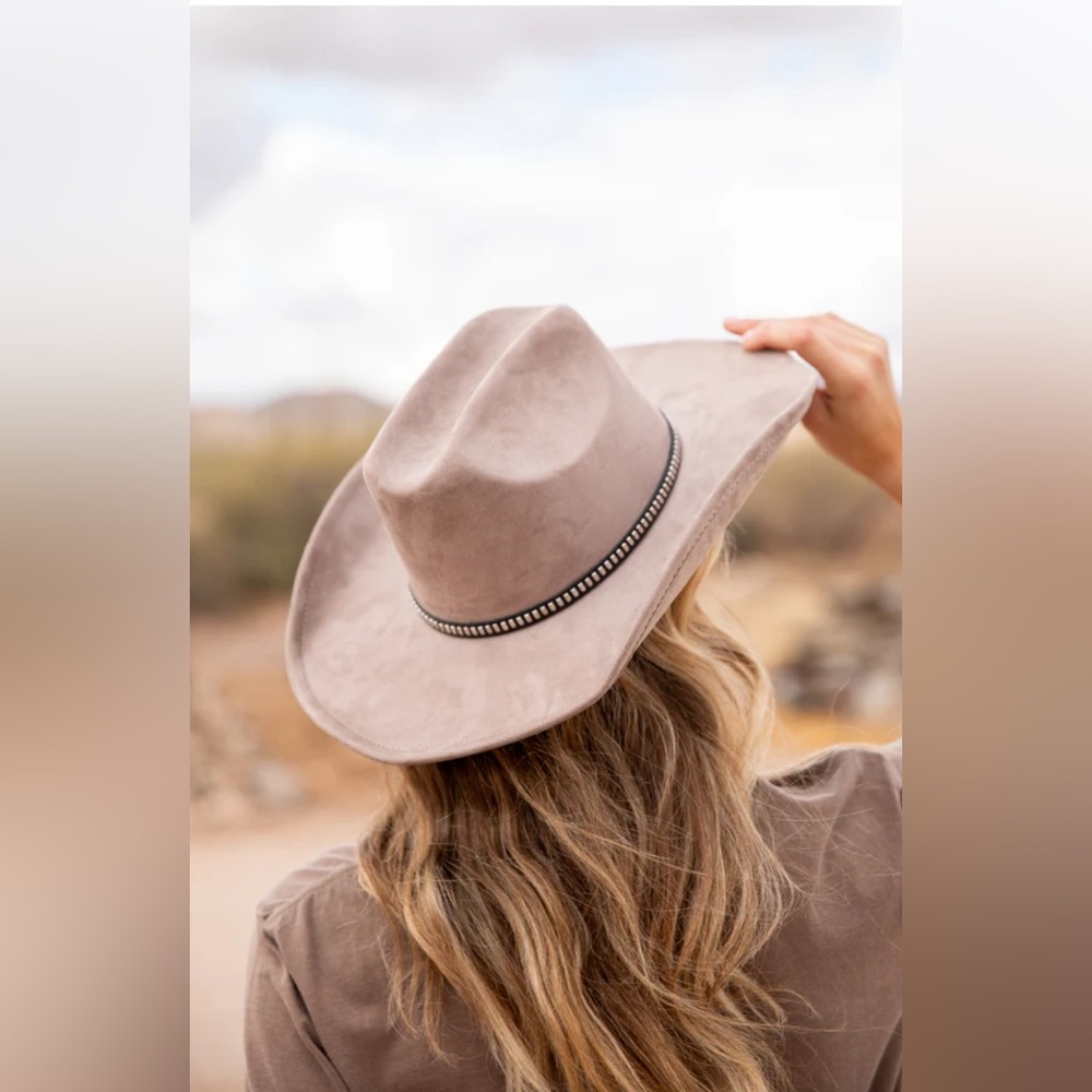 Pink Lily Rectangle Suede Stud Band Cowboy Hat